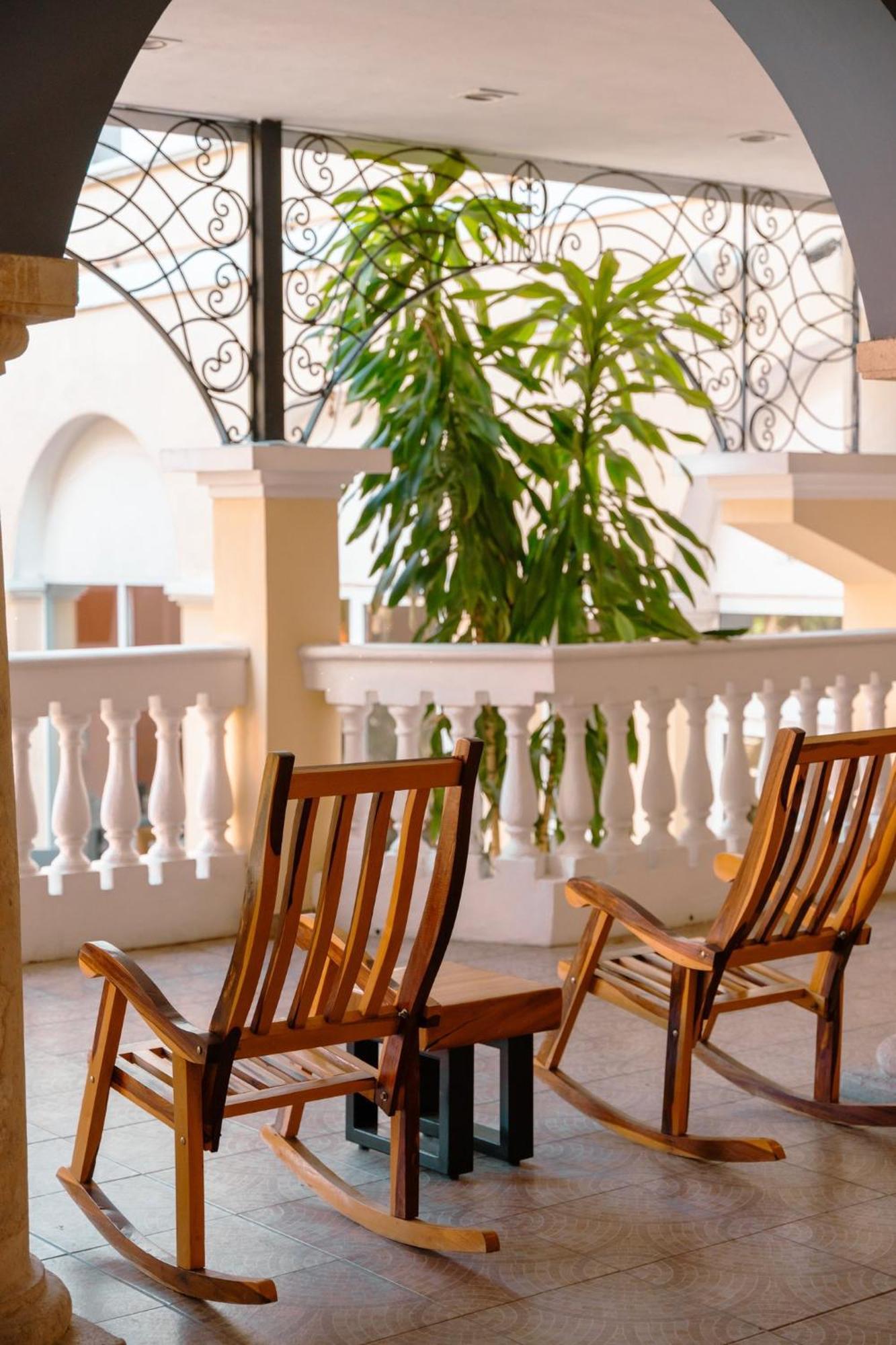 Hotel Mérida Buitenkant foto