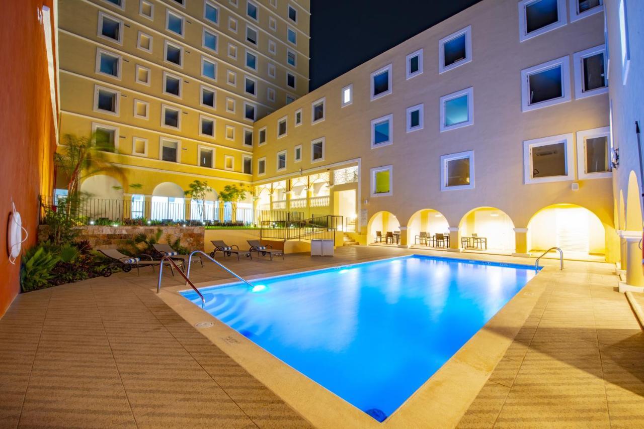Hotel Mérida Buitenkant foto